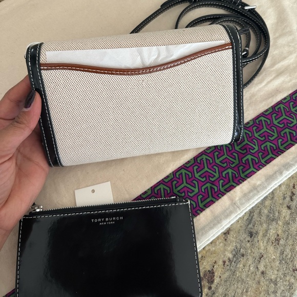 New Tory Burch THEA CANVAS FLAT WALLET CROSSBODY - Picture 4 of 10